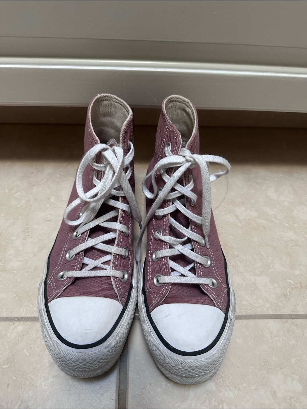 Converse High Top Sneakers in Dusty Pink size 6